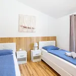 Vrdoljak - Gore - Mpolo Daire *